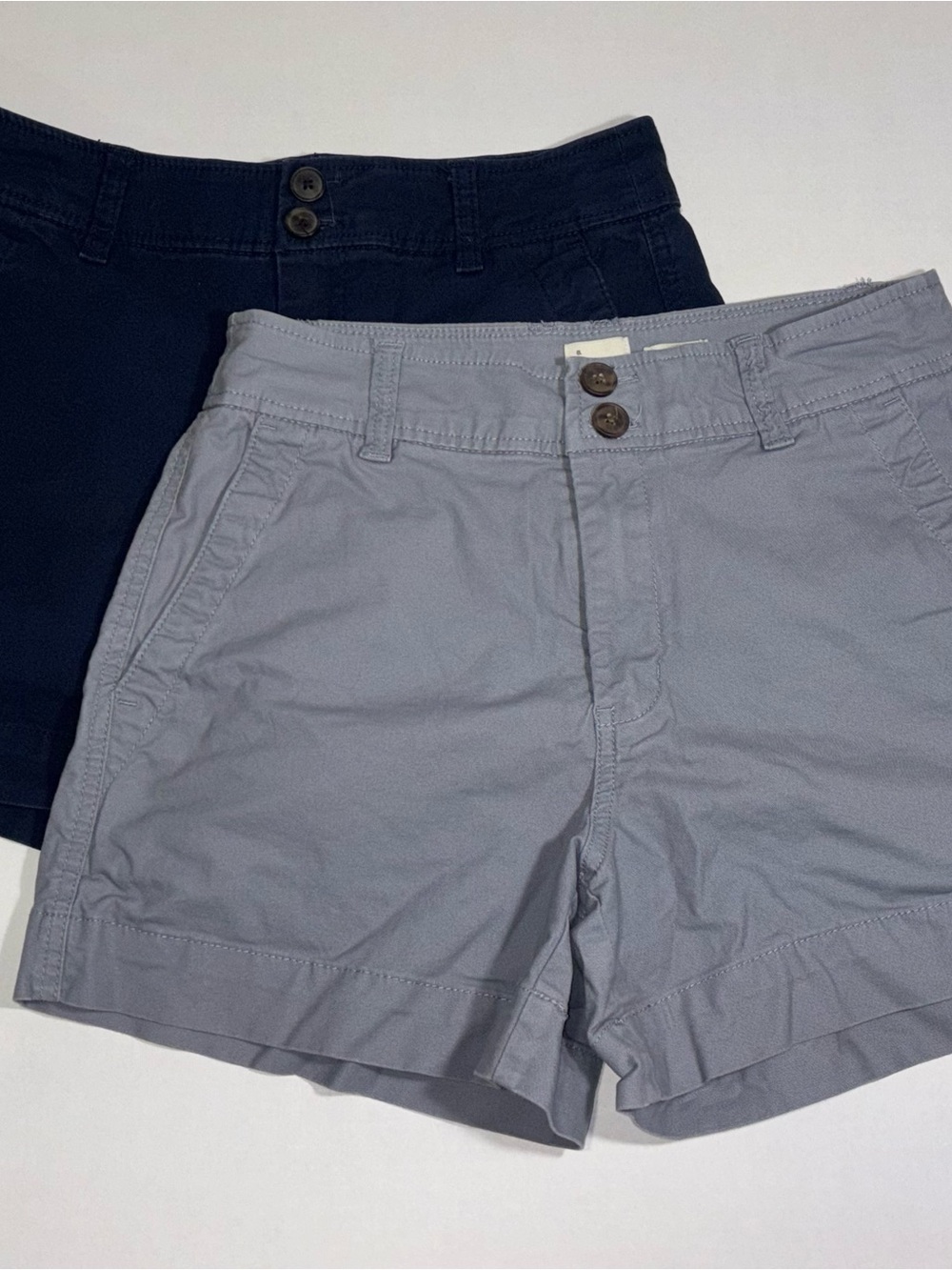 A New Day Women's Chino Shorts Size 4 Blue Gray Stretch Zip Pockets Solid